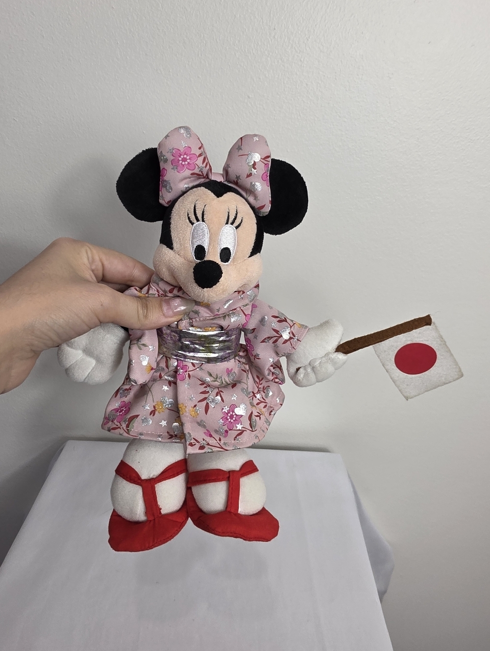 Disney Theme Park Bean Bag Plush Japanese Minnie Mouse Pink Kimono